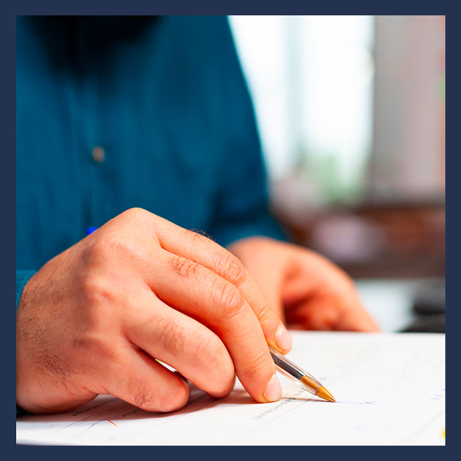 Signature d'un acte notarié pour formaliser un engagement